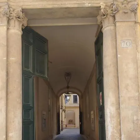 Chiara's Place At Pantheon - Your In Apartment